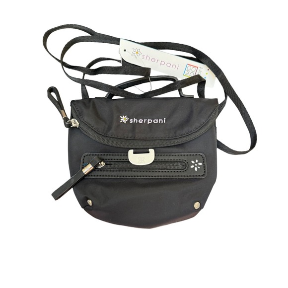 Sherpani Handbags - Sherpani Selfie Black Nylon Crossbody Bag Small Travel‎ Purse NWT